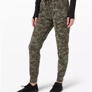 Lululemon camo joggers